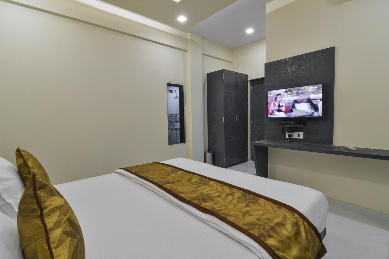 Hotel Aroma- Dadar 3*